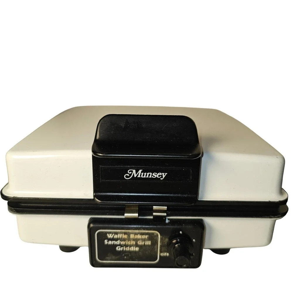 MCM 70s Munsey Waffle Baker Sandwich Grill Griddle White 900W Vintage Made USA